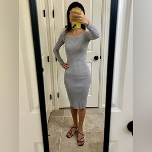Michael Kors long sleeve bodycon midi dress in grey color. Size XS.